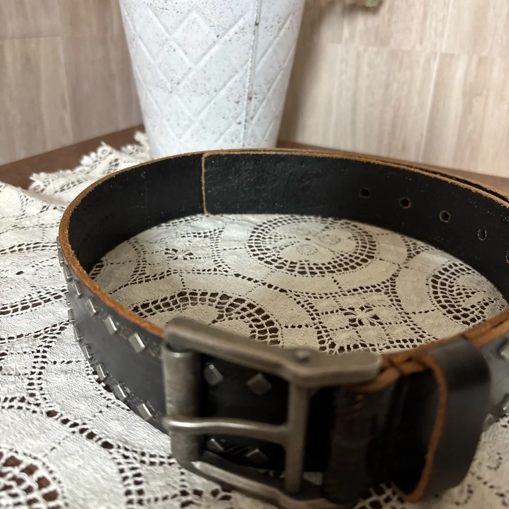 Calvin Klein Vintage Men's Brown Rustic Leather Belt with Silver Buckle Western